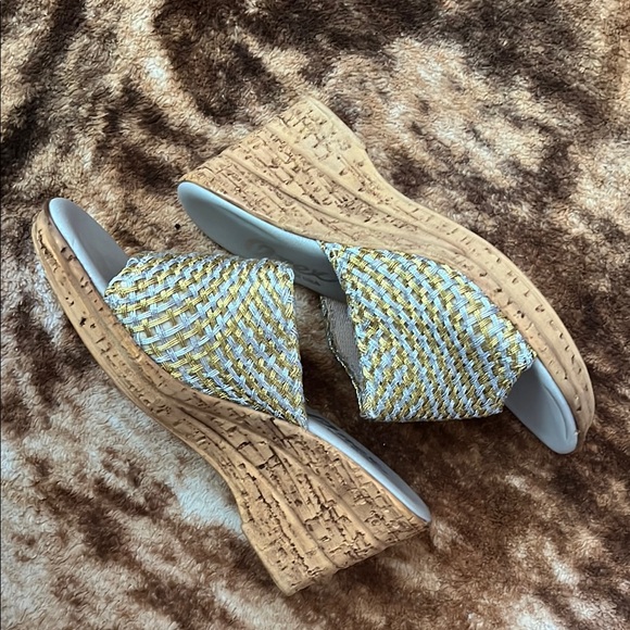 Onex Women's Woven Gold and Silver Wedge Sandals size 39 - Picture 5 of 7